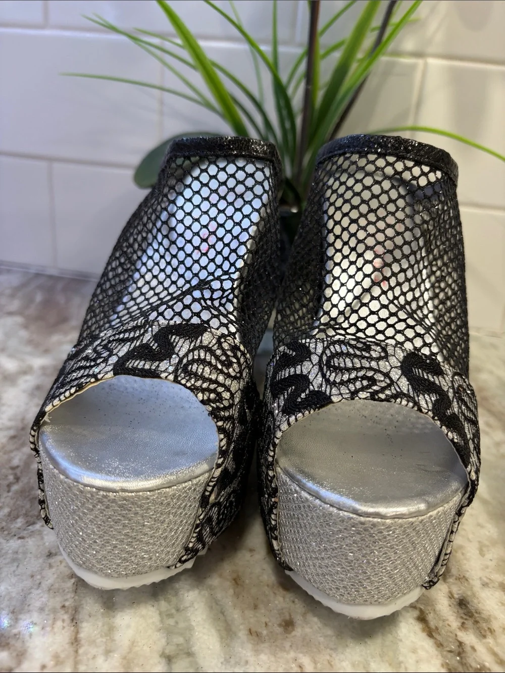 N/A stylish black